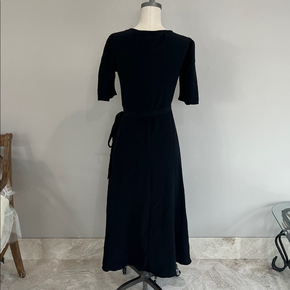 B Collection by Bobeau
Lumi Elbow-Sleeve Wrap Dress - Picture 6 of 7